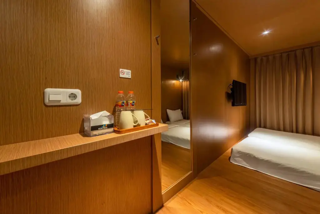 Бату: Kontena Hotel