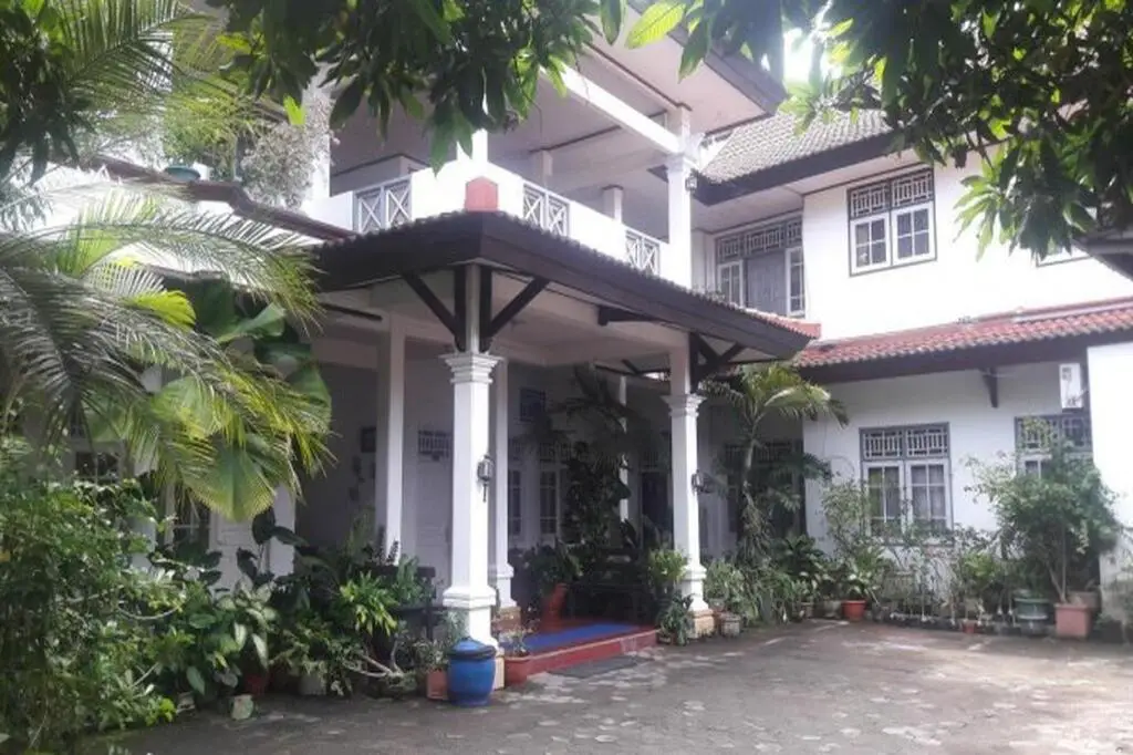 Матарам: Hotel Airlangga