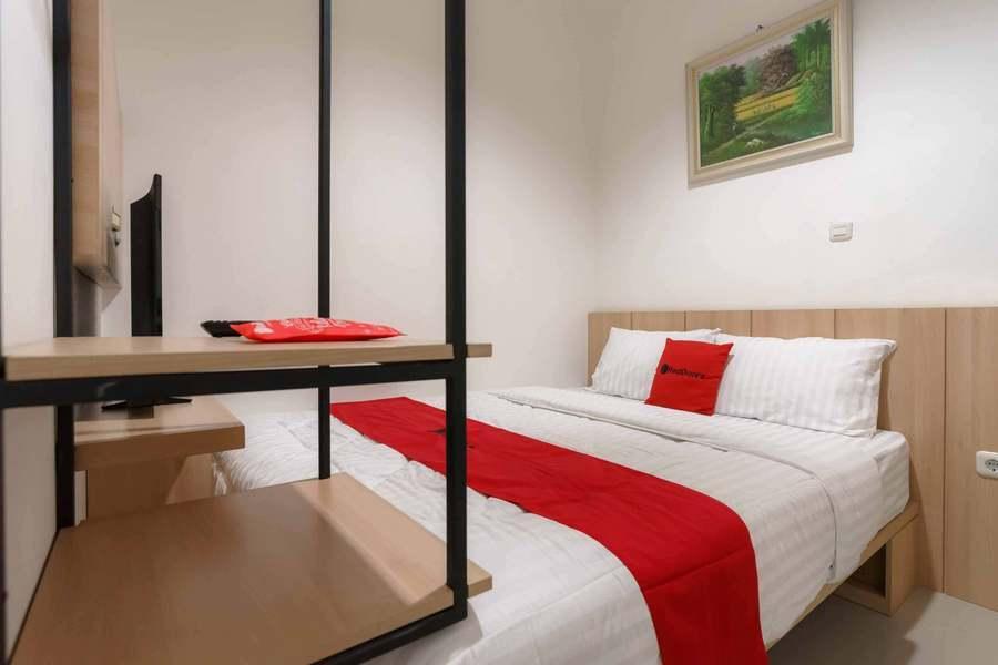 Джакарта: RedDoorz near Seasons City Mall 3