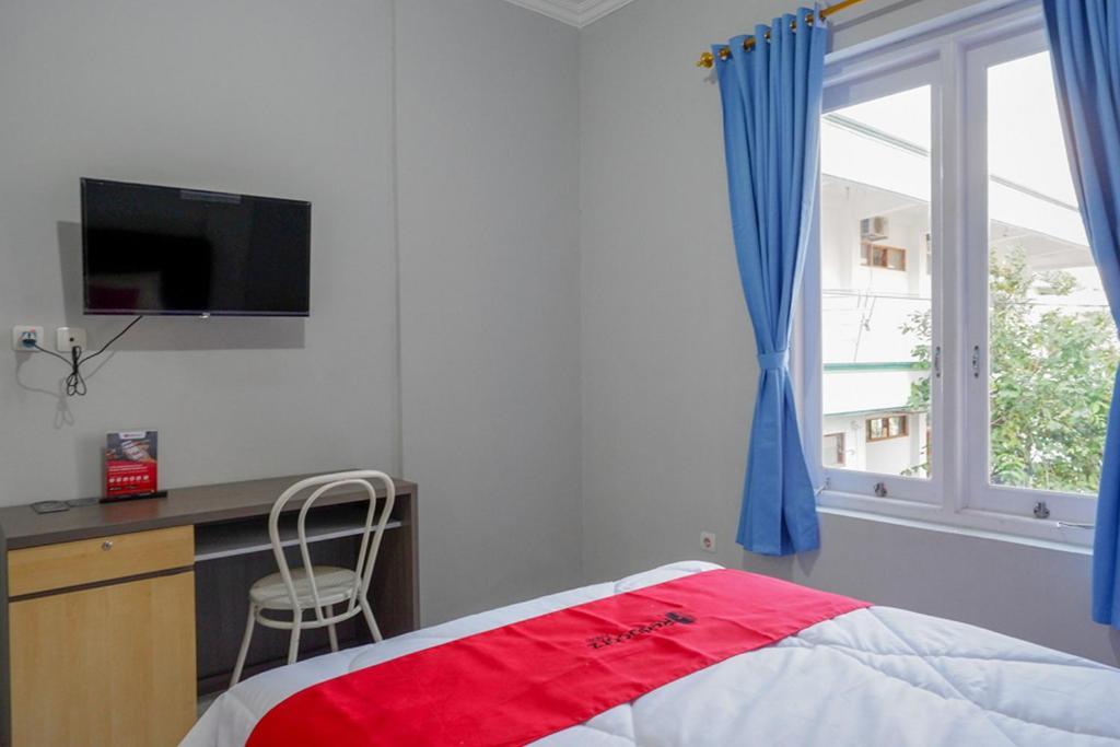 Суракарта: RedDoorz near Jalan Adi Sucipto Solo