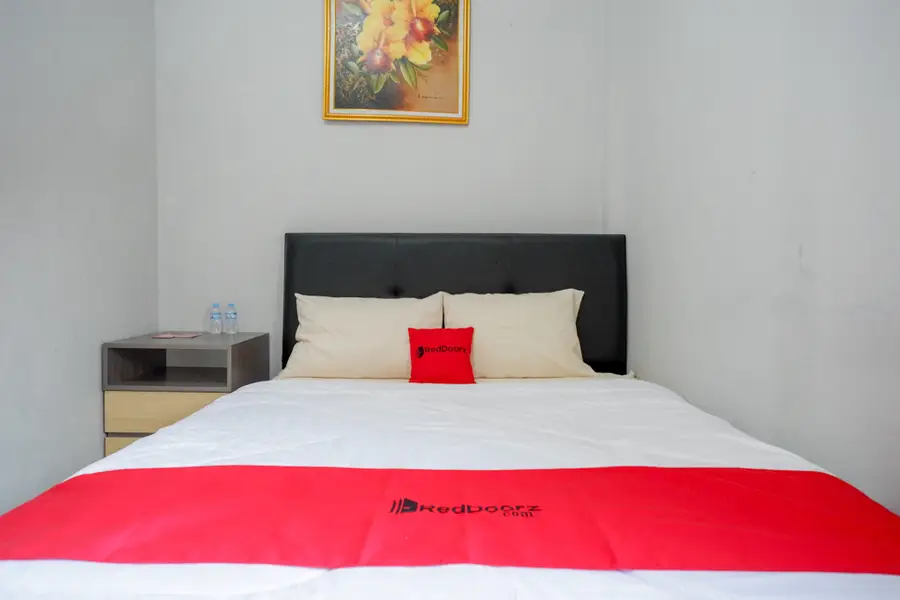 Суракарта: RedDoorz near Jalan Adi Sucipto Solo