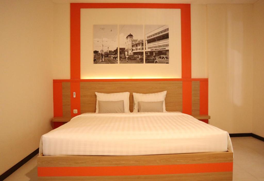 Сурабая: D'Carol Hotel