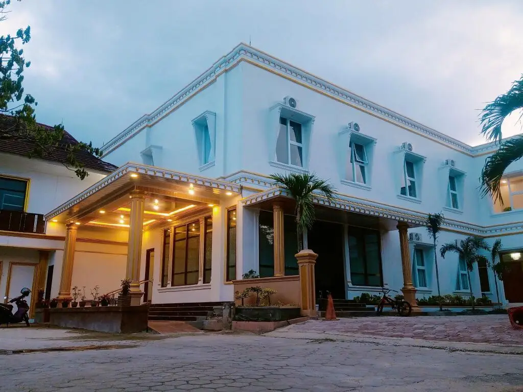 Серанг: Dewiza Hotel