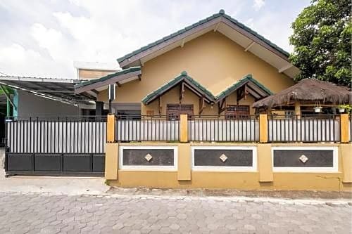 Ngaglik: Koolkost Female Syariah @ Jakal Atas Km 8