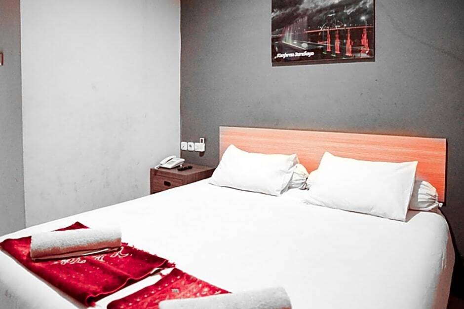 Сурабая: Audah Syariah Residence RedPartner