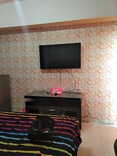 Депок: Firra Rooms