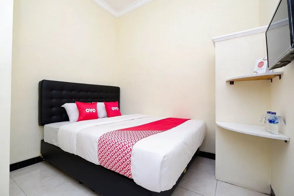 Картасура: Oyo 2258 Santana Guest House