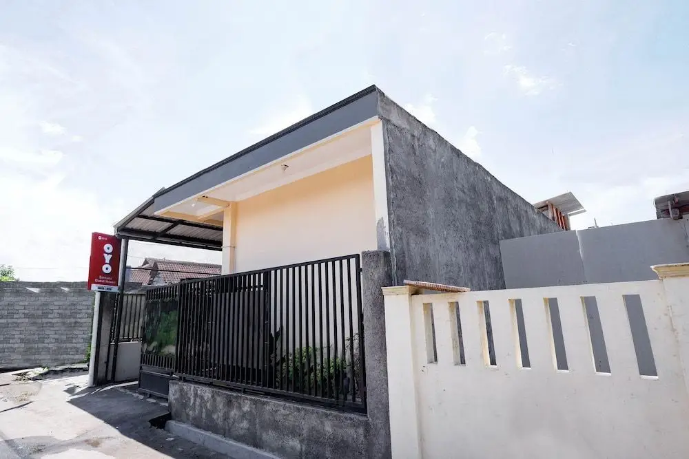 Oyo 2258 Santana Guest House — фото 1