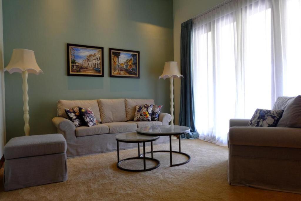 Маланг: BELLECROWN Rooms
