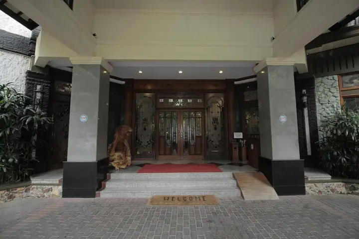 Гресик: Sapta Nawa Hotel