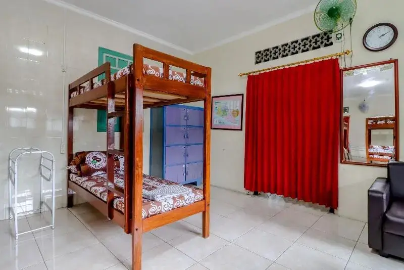 Бантул: Bahagia Sederhana Homestay by ZUZU