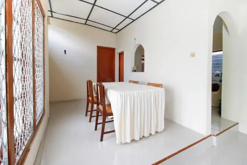 Джокьякарта: Sahil Inn Syariah Prawirotaman Redpartner