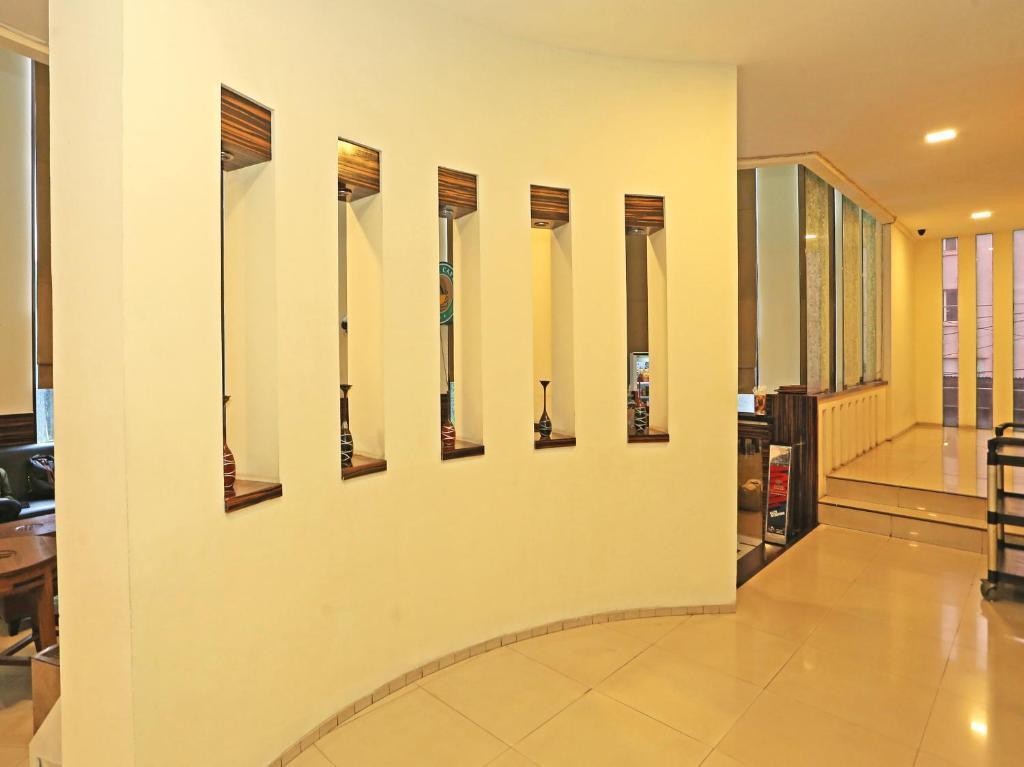 Южный Тангеранг: Sans Hotel Fiducia Serpong