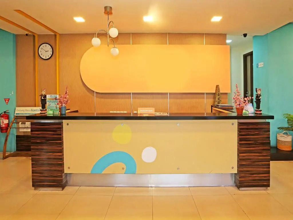 Южный Тангеранг: Sans Hotel Fiducia Serpong