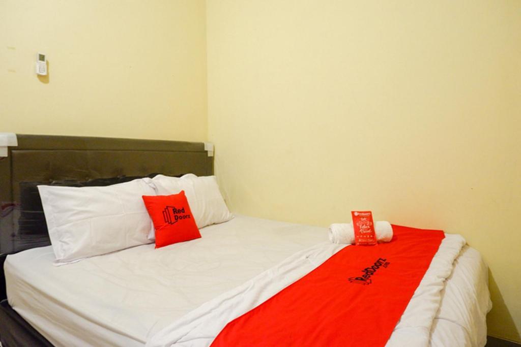 Слеман: RedDoorz near Sleman City Hall 3