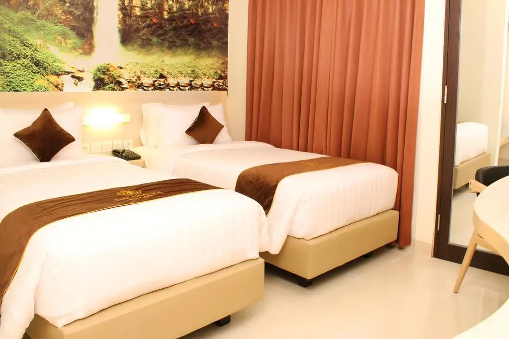 Маланг: The Himana Hotel