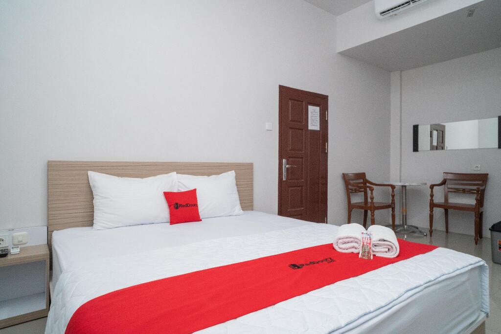Банджармасин: RedDoorz Syariah near Jalan Ahmad Yani Banjarmasin 3