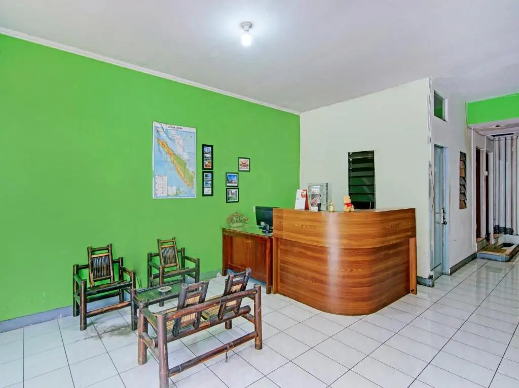 Паданг: OYO 90468 Monalisa Guesthouse