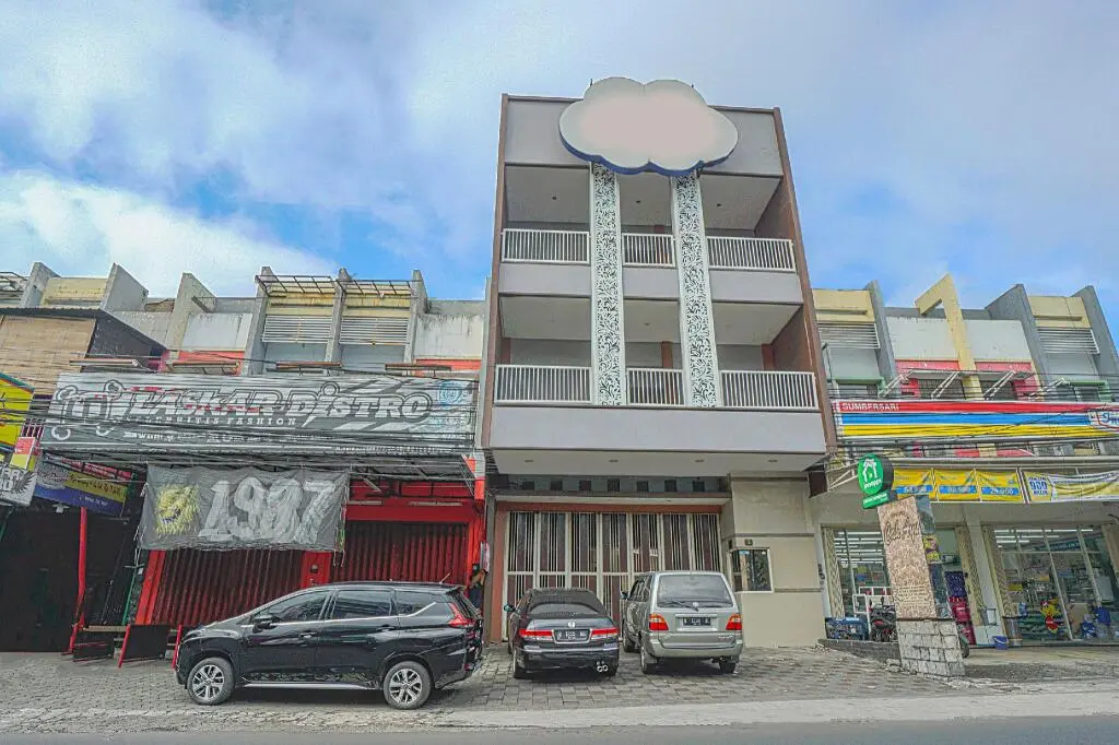 Маланг: OYO 90466 Roemah Singgah & Kost Ekslusif Syariah