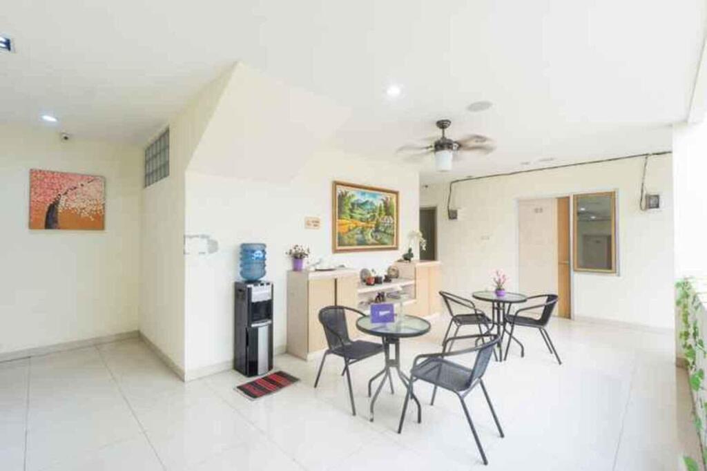 Джакарта: Singgahsini Gunawarman House Sharia Jakarta Selatan
