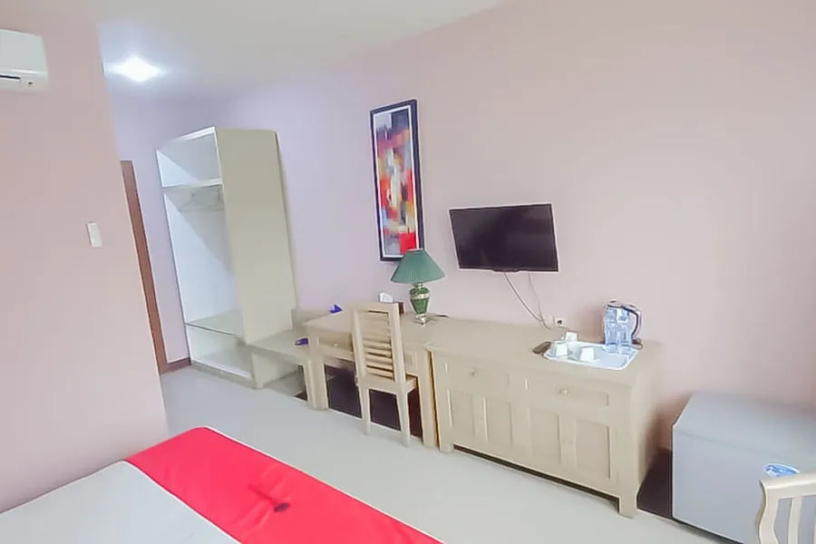 Читарингул: RedDoorz Premium @ Hotel Green Wattana Sentul