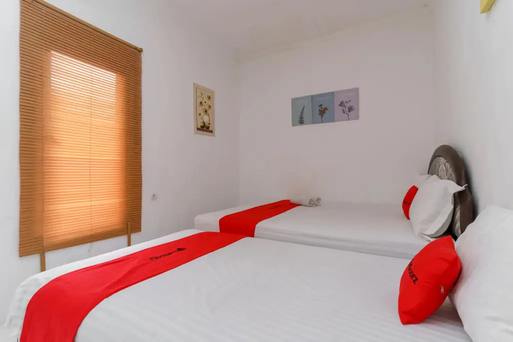 Депок: RedDoorz near RS Mitra Keluarga Depok