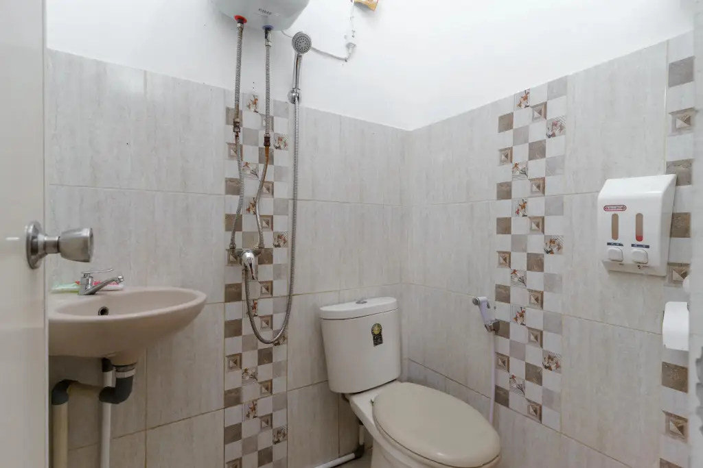 Депок: RedDoorz near RS Mitra Keluarga Depok