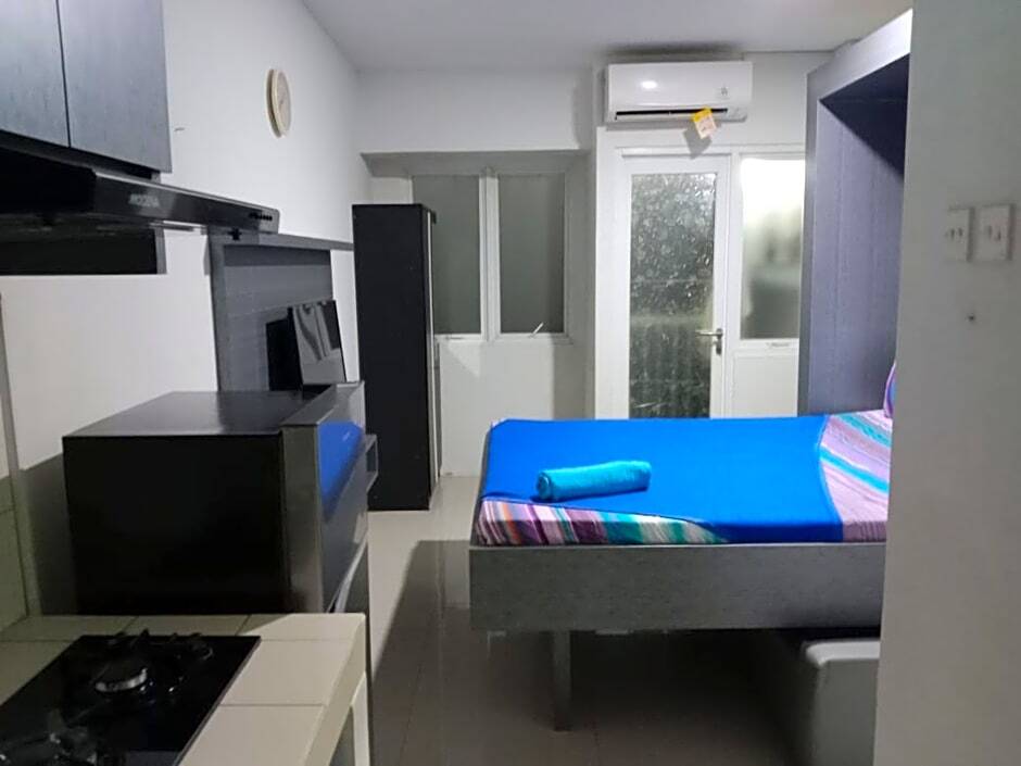 Караванг: Grand Sentraland Apartment by AT Room