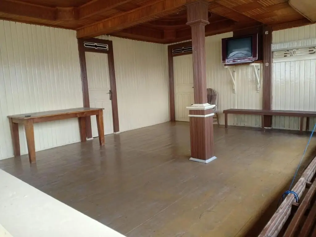 Бира: Wisma Bahari Indah