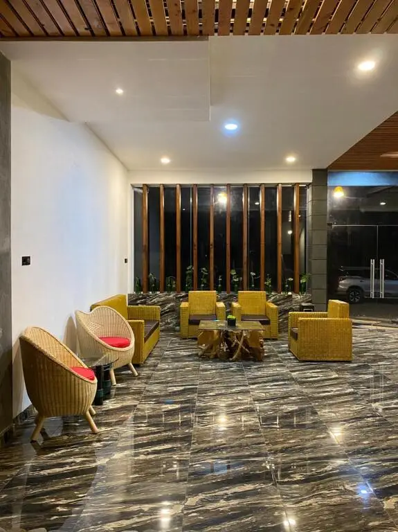 Берастаги: Uluna Hotel
