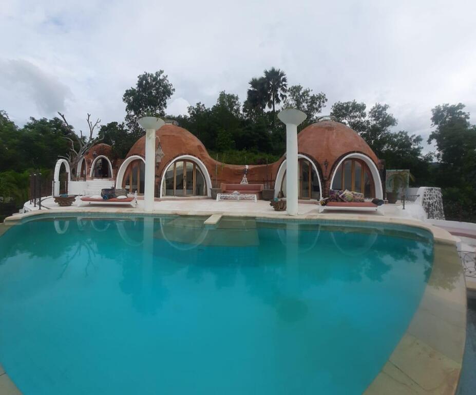 Пеменанг: Monti Dome Villas