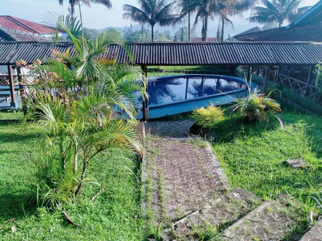 Сизаруа: Hotel Lembah Nyiur