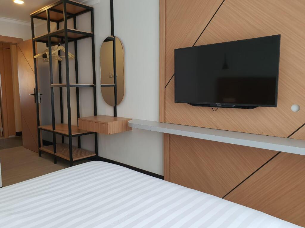 Букиттинги: Muara Hotel