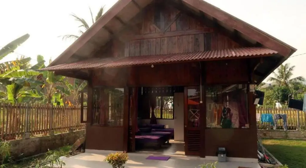 Сикакак: Arya Surf Camp