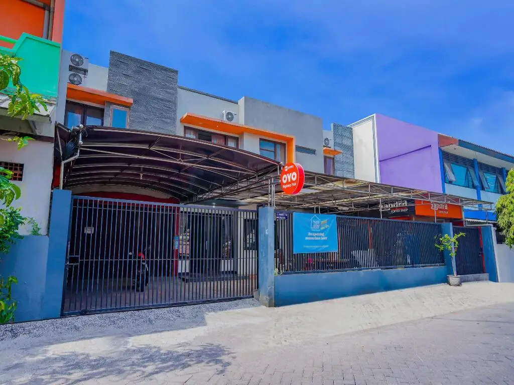 Сурабая: OYO Flagship 90524 Holistay Surabaya