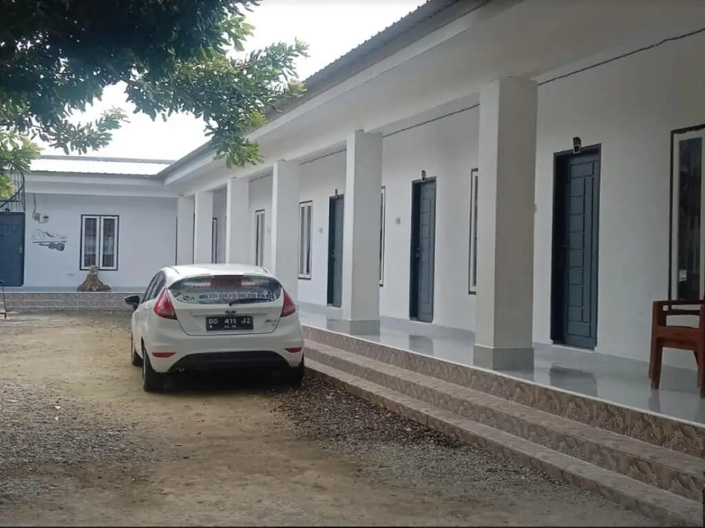 Бира: Penginapan Risma Ratu Indah