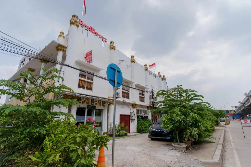 Джакарта: RedDoorz Syariah near Universitas Borobudur