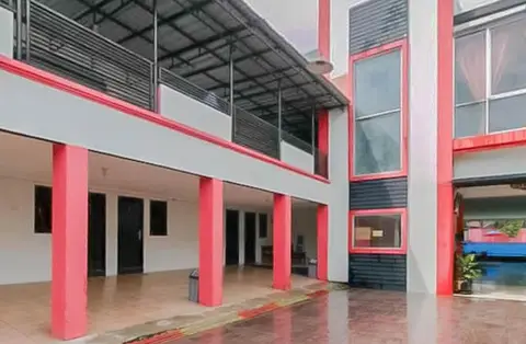 RedDoorz Plus Syariah @ Cibadak Sukabumi — фото 1