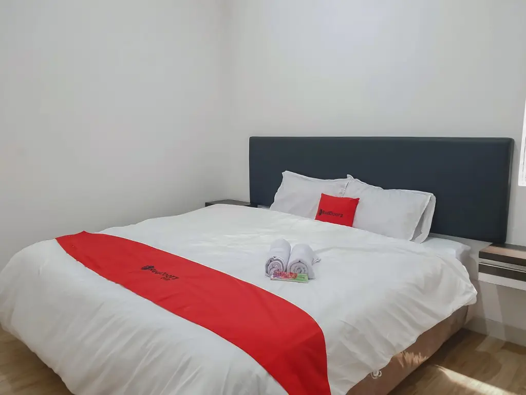 Бандунг: RedDoorz near Istana Plaza 3