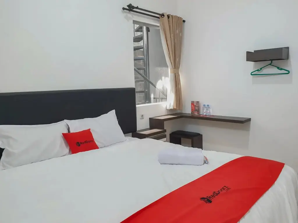 Бандунг: RedDoorz near Istana Plaza 3