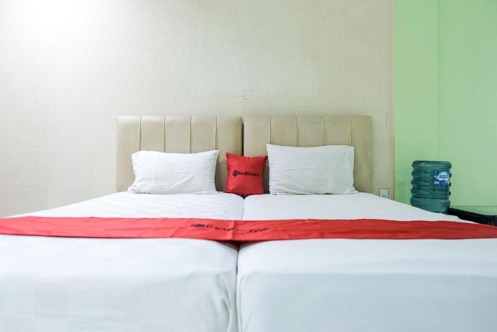 Медан: RedDoorz Plus @ Jalan Iskandar Muda Medan