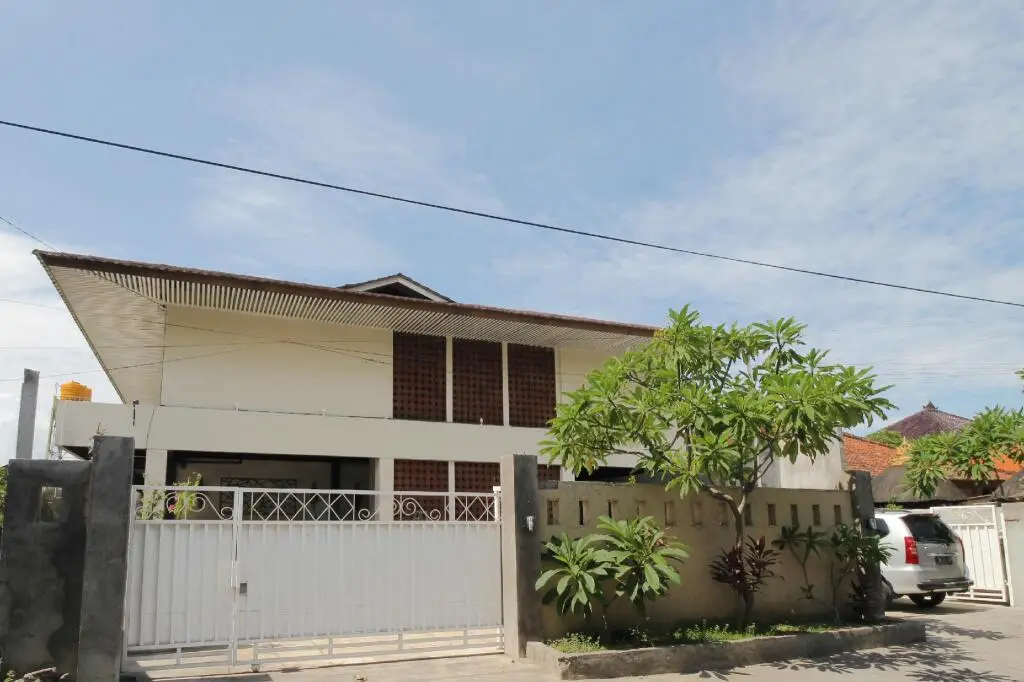 Денпасар: Matahari Guest House Denpasar
