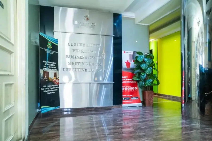 RedDoorz Plus near Simpang Tiga Tritayasa Cilegon — фото 1