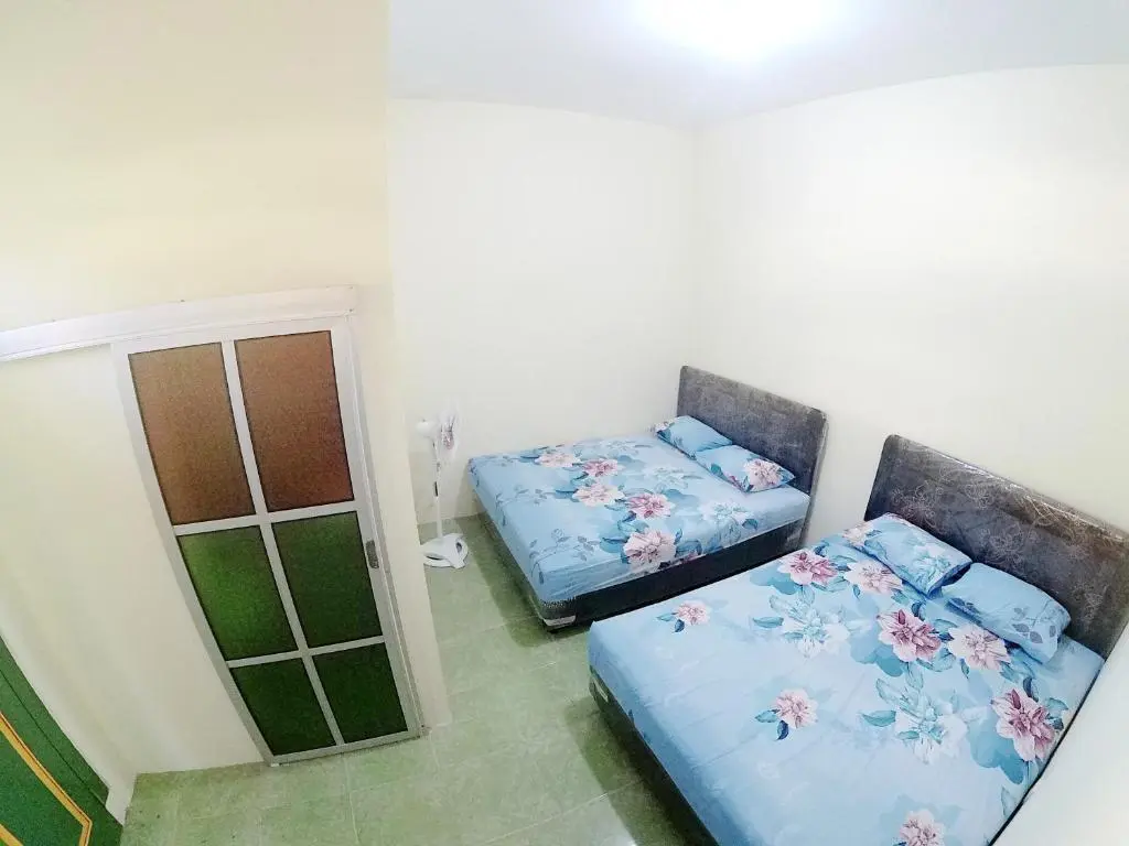 Джокьякарта: Ngadiwinatan Alleyway Guest House Jogja