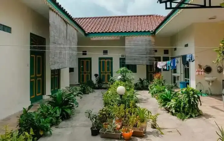 Джокьякарта: Ngadiwinatan Alleyway Guest House Jogja