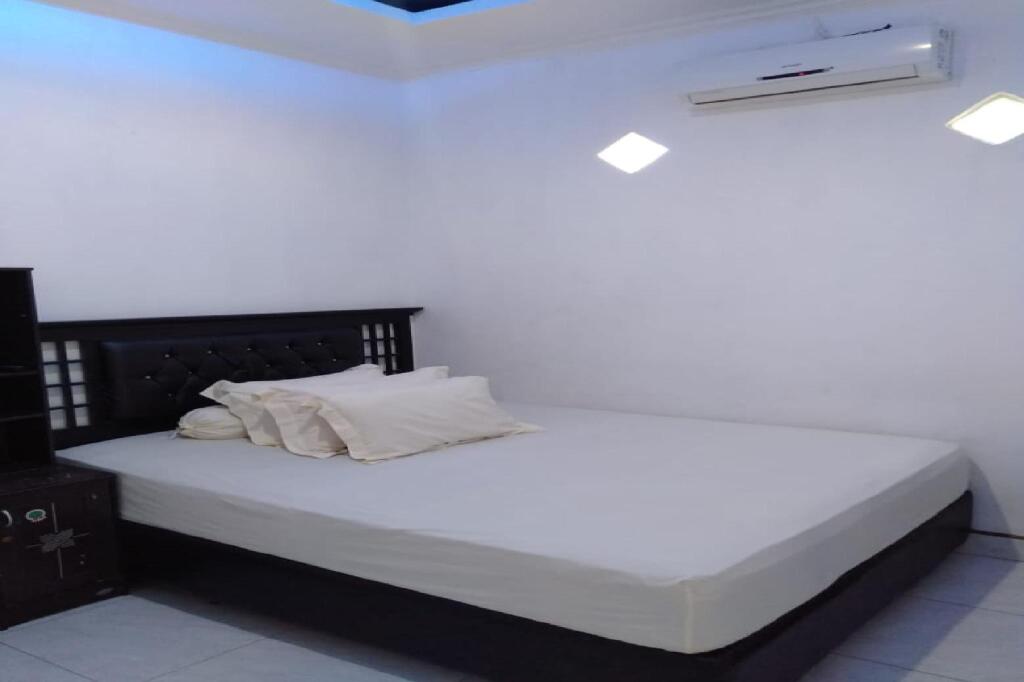 Бира: Khumairah Guest House