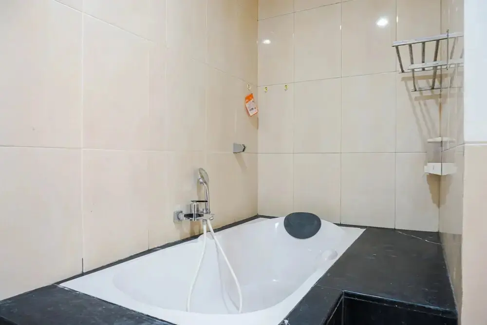 Джакарта: Fully Furnished and Spacious 3BR Apartment at Mangga Dua Residences