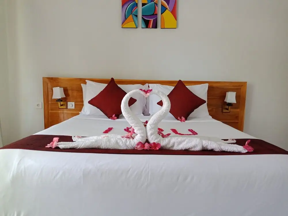 Пенида: Govardhan Bungalow