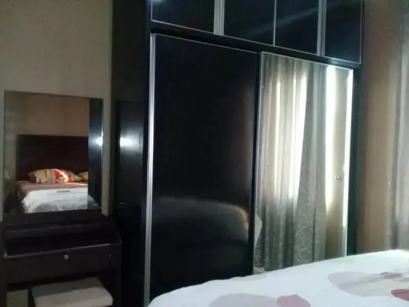 Джакарта: Adaru Property @City Home Apartmen KLP GDG by ZUZU