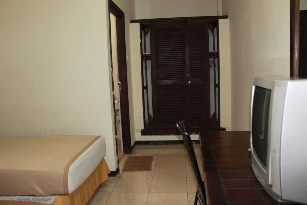 Блора: Hotel Ronggolawe